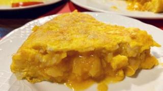 Una tortilla de patatas jugosa.