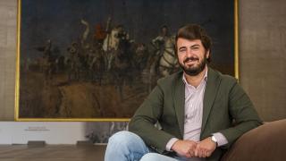 Juan García-Gallardo, en el interior de las Cortes de Castilla y León