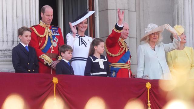 La Familia Real británica en el balcón de Buckingham durante el Trooping the Colour 2024.