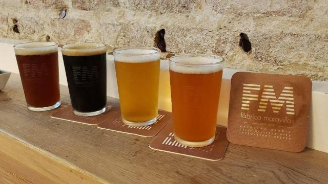 Varios tipos de cerveza de lo que era la Fábrica Maravillas.