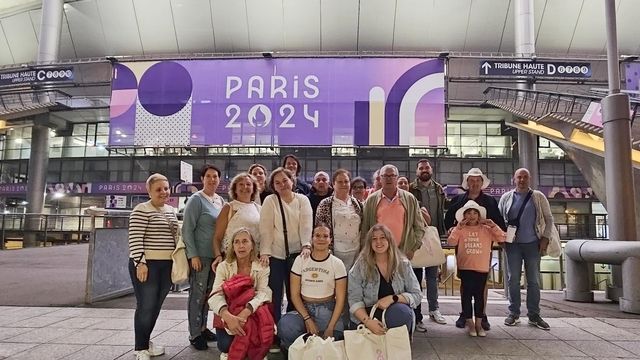 28 clientes de Gadis animan al equipo paralímpico en París
