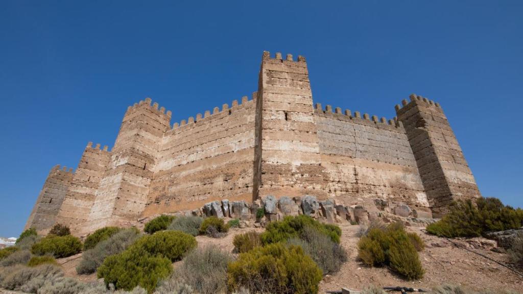 Muralla del castillo de Burgalimar, Jaén.