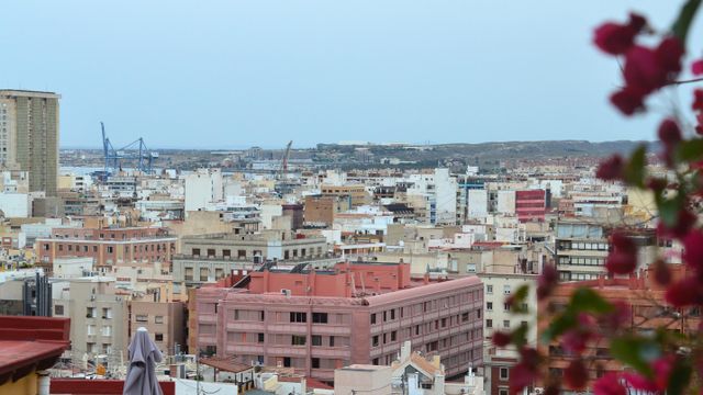 Vistas de la ciudad de Alicante en una imagen de Shutterstock.