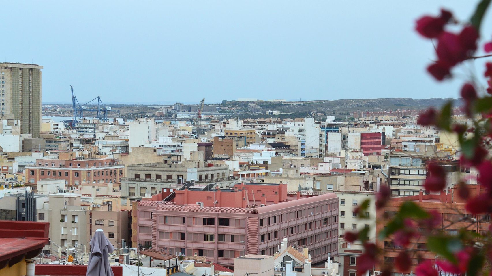 Vistas de la ciudad de Alicante en una imagen de Shutterstock.