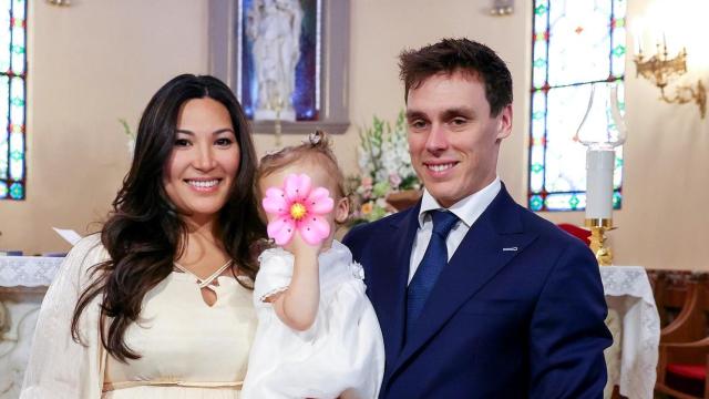 Louis Ducruet y su esposa, Marie, en una fotografía tomada tras el bautizo.