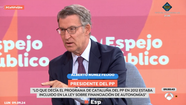 El presidente del PP, Alberto Núñez Feijóo, durante la entrevista en Antena 3.
