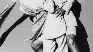 Un delicado homenaje al último maestro de la costura, Pedro del Hierro: una muestra celebra cinco décadas de la firma