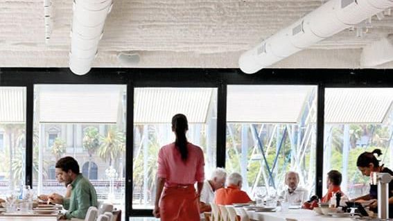 El restaurante de cocina nórdica con una terraza que mira al Real Club Naútico de Barcelona