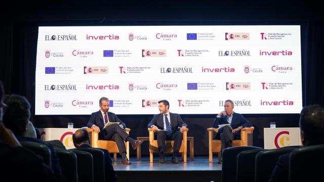 Felipe Masa, Ángel Recio y Alberto García Varela, durante la charla.