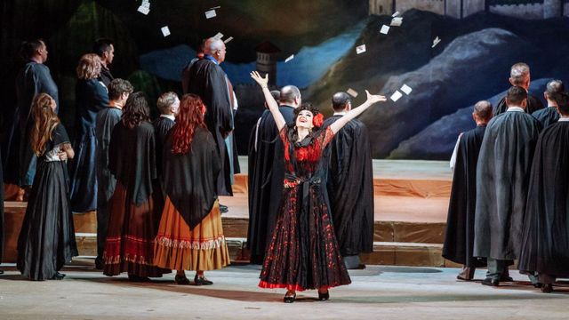 Una escena del montaje de la ópera 'Carmen'.