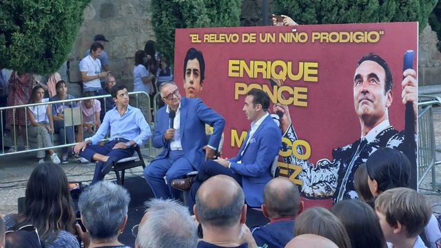 Enrique Ponce y Marco Pérez, cara a cara en un acto de promoción de la ferita taurina en Salamanca