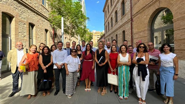 La reunión de este viernes de la consellera Nuria Montes con el sector del comercio.