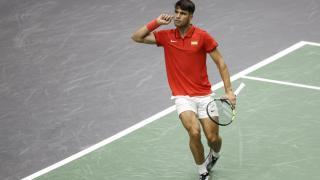 Carlos Alcaraz celebra un punto.