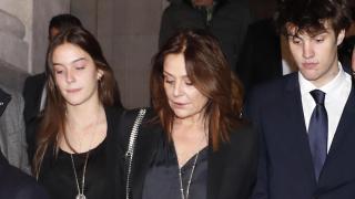 Nuria González junto a su hijo Iván.