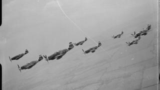 Un escuadrón de cazas estadounidenses Mustang en un ataque sobre Alemania en 1944.