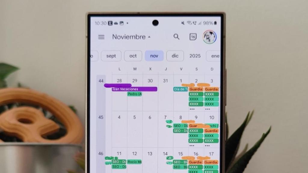 Móvil con aplicación de calendario