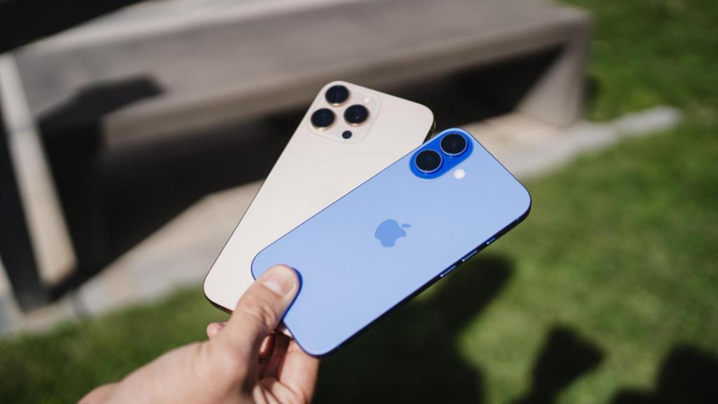 Actuales iPhone 16 y iPhone 16 Pro Max