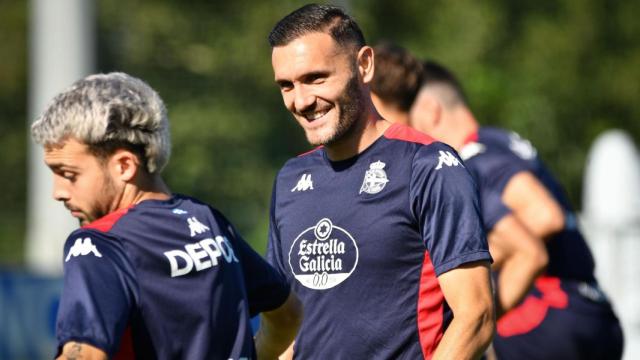 Lucas Pérez, en un entrenamiento en Abegondo.