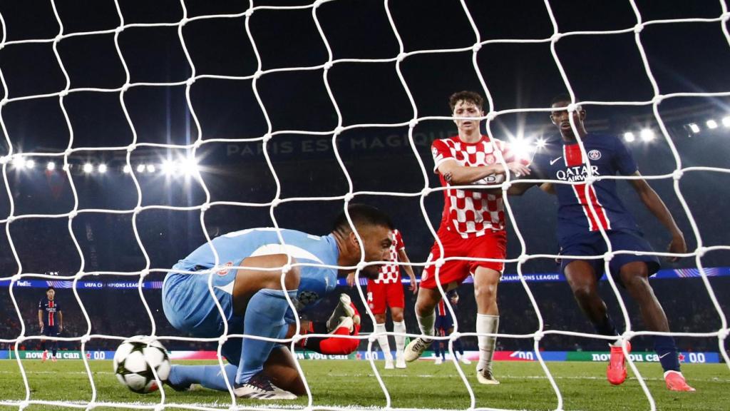 Error de Gazzaniga que supuso la derrota del Girona ante el PSG.