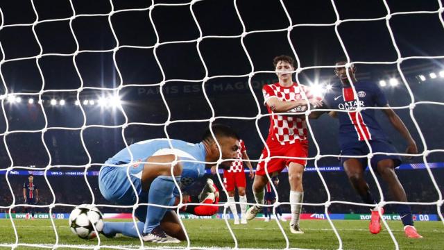 Error de Gazzaniga que supuso la derrota del Girona ante el PSG.