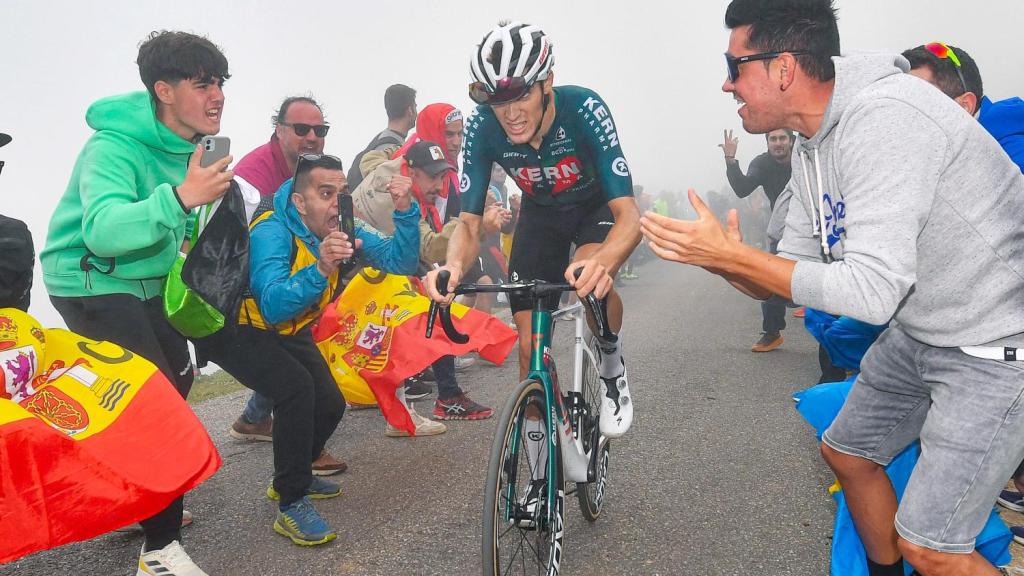 Pablo Castrillo con el equipo Kern Pharma, invitado en La Vuelta 2024.