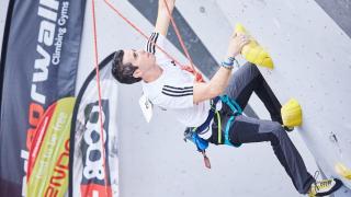 José Rosales escalando