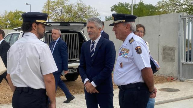 El ministro del Interior, Fernando Grande-Marlaska, en la inauguración de la nueva sede de la Unidad de Guías Caninos de la Jefatura Superior de Policía de Castilla y León en Valldolid