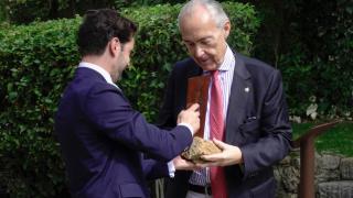 El poeta Luis Alberto de Cuenca recibe el Ciprés de Honor de la Fundación Godofredo Garabito y Gregorio