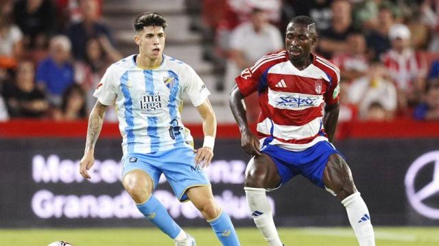 Antoñito Cordero durante el Granada vs. Málaga CF de Segunda División.