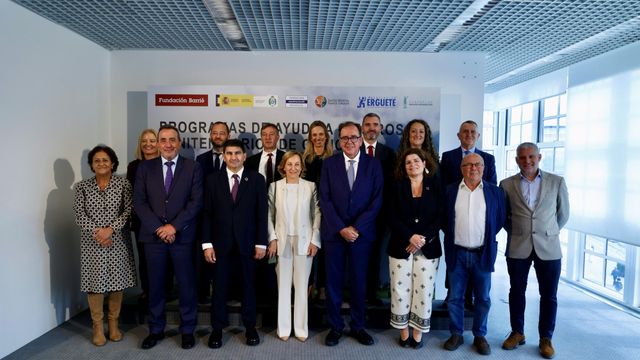 La Fundación Barrié e Instituciones Penitenciarias colaboran en la firma de dos convenios para la reinserción de presos en cárceles gallegas