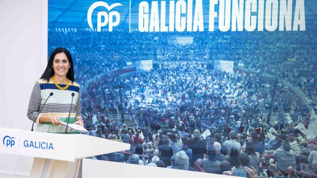 Rueda de prensa de Paula Prado en Santiago