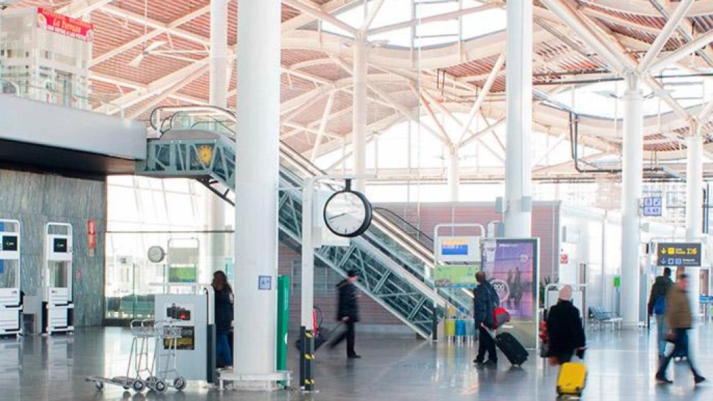 Interior del aeropuerto de Zaragoza.