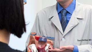 Este es el error número uno que cometes al tomarte la pastilla para el colesterol, según el cardiólogo Davidson