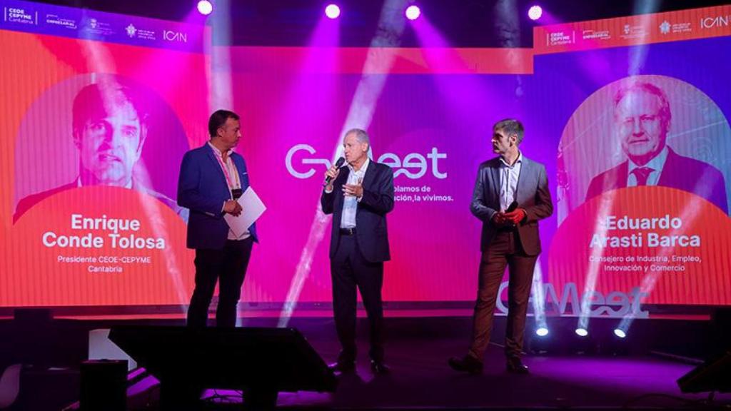 El consejero Eduardo Arasti, en el centro, durante su intervención en C-Meet 2024.