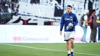 James, suplente en un partido con el Rayo Vallecano.