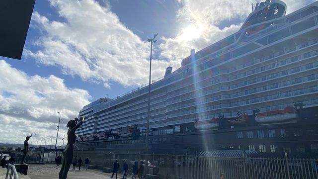 Atraca por pimera vez en A Coruña el Mein Schiff 7