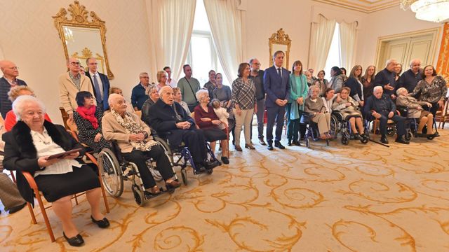 Homenaje  en el Ayuntamiento de Salamanca a ocho centenarios de la ciudad