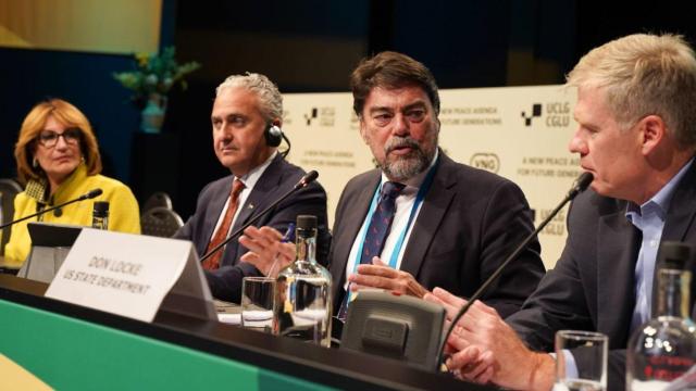 El alcalde de Alicante, Luis Barcala, en La Haya.