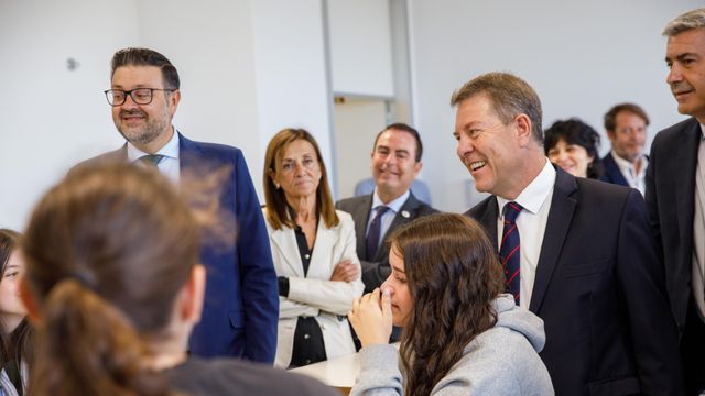 Inauguración del IESO Almudena Grandes en Ugena (Toledo). Foto: JCCM.