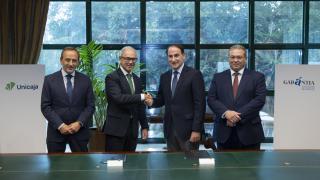 De izquierda a derecha, el director de Red Comercial de Unicaja, Agustín Sánchez; el CEO de Unicaja, Isidro Rubiales; el presidente de Garántia, Javier González de Lara, y el director general de Garántia, Antonio Vega.