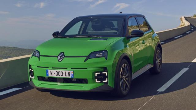 El Renault 5 durante la toma de contacto en Niza de este modelo.