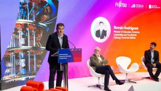 El conselleiro de Ciencia, Román Rodríguez; clausura el 'International Quantum Business Conference, organizado en Santiago.