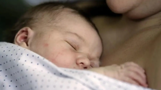 Imagen de archivo de una bebé.