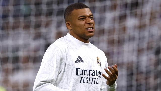 Kylian Mbappé, en un calentamiento con el Real Madrid