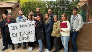 Los vecinos de El Mirador de Torrejón manifestándose ante lo que consideran una estafa inmobiliaria.