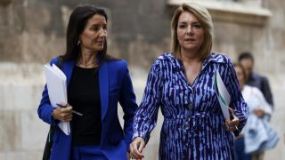 Ruth Merino y Susana Camarero este martes después del pleno del Consell