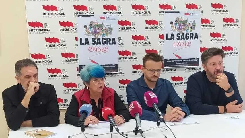 Representantes de STE-CLM durante la rueda de prensa.