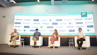 Participantes en la mesa redonda sobre arquitectura sostenible este 16 de octubre en la sede de Innsomnia.