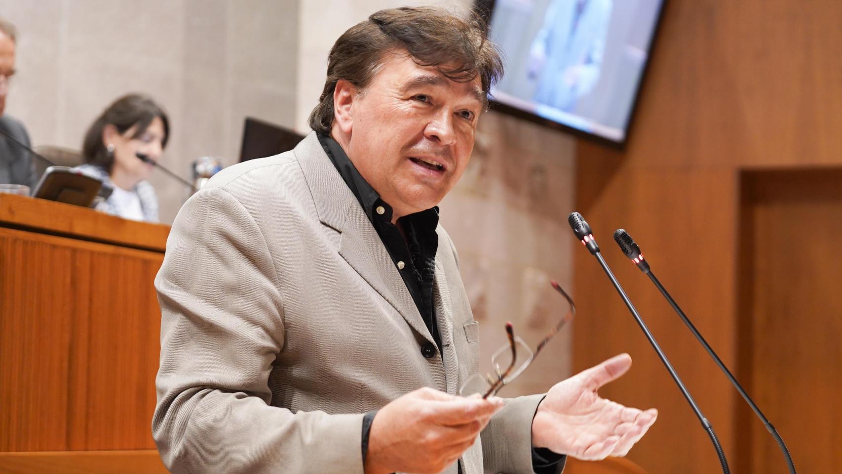 Tomás Guitarte, en las Cortes de Aragón.