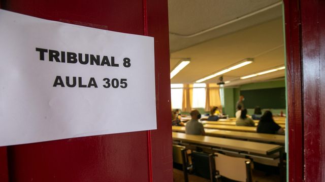 Aula de examen de unas oposiciones.